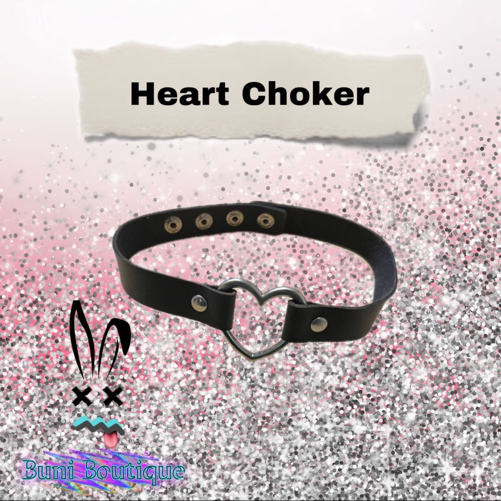 ❌SOLD ON VINTED❌Heart Choker